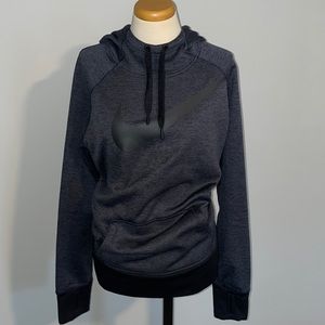 Like new Nike fleece lined therma-fit sweatshirt!